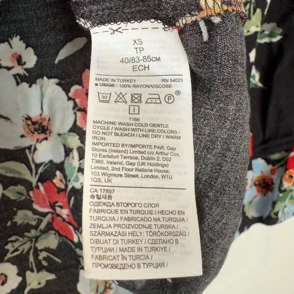 Banana Republic Floral Blouse - Picture 4 of 6